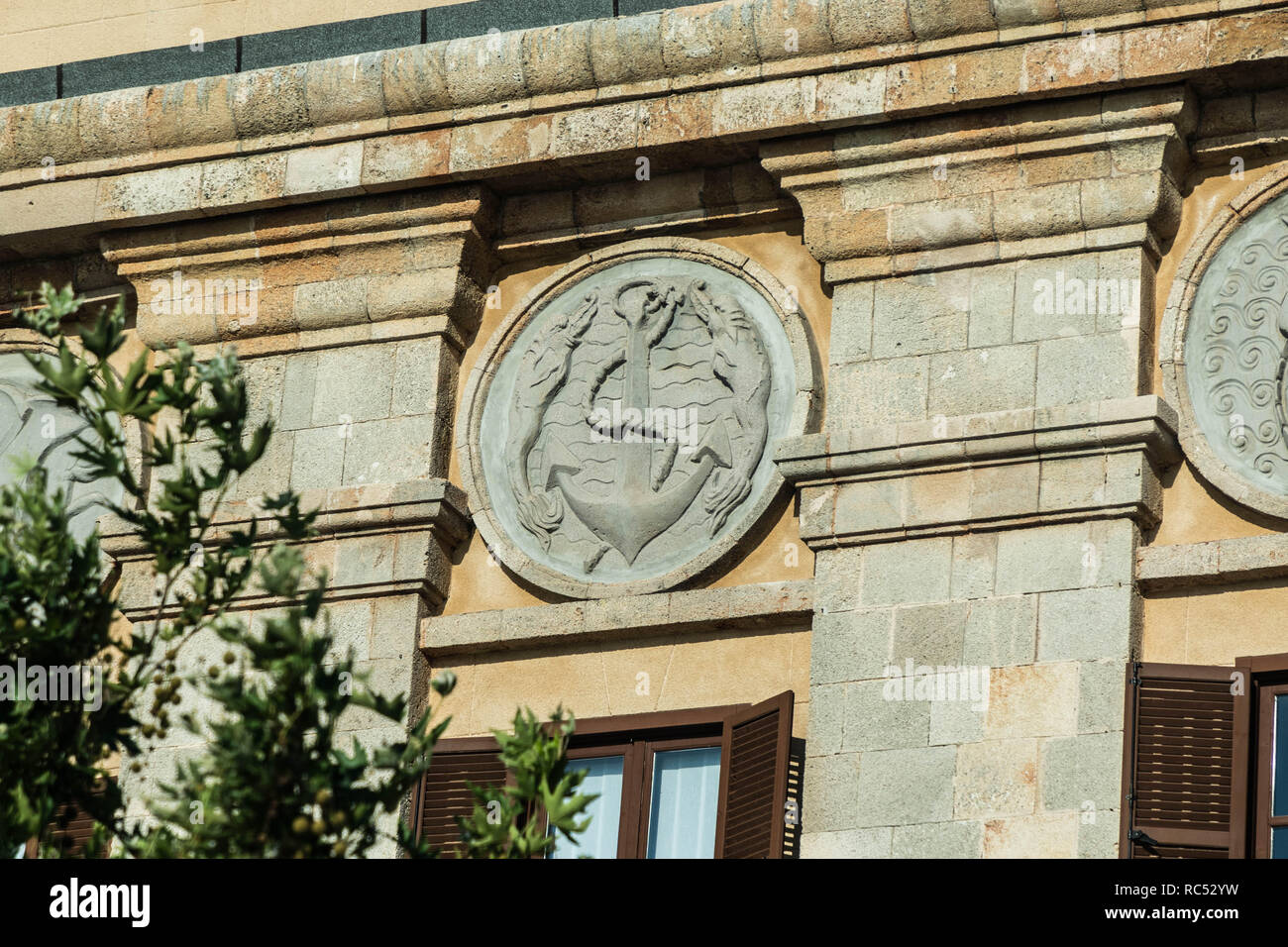 Le bâtiment de la poste principale est situé sur la place de la Liberté (Plateia Eleftherias) de la ville moderne de Rhodes. C'est un excellent spécimen Banque D'Images