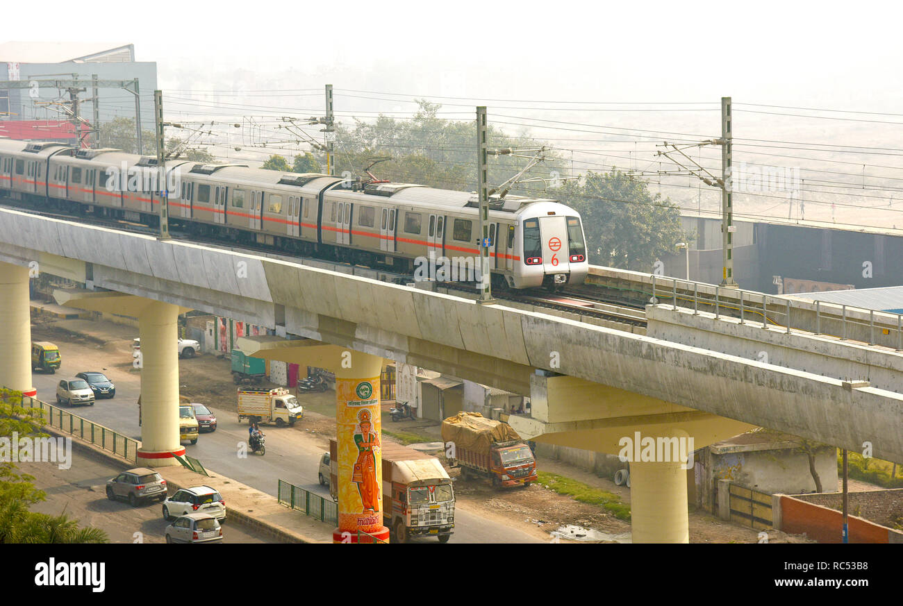 Delhi Metro Train - Inde Banque D'Images