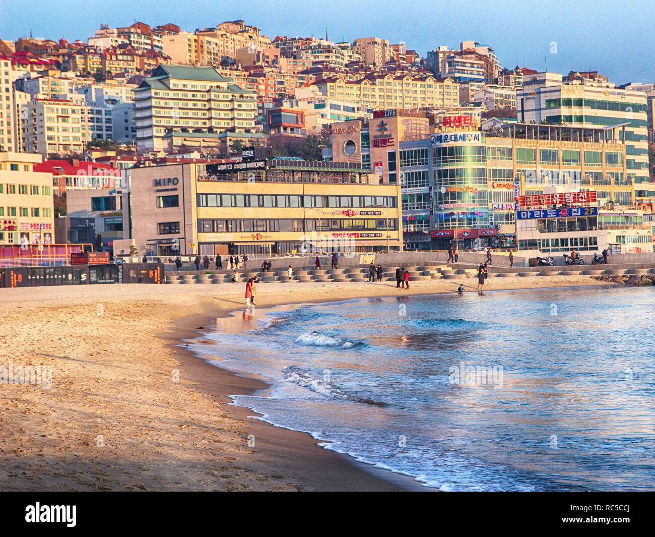 L'hiver La plage de Haeundae, Busan, Corée du Sud, Asie Banque D'Images