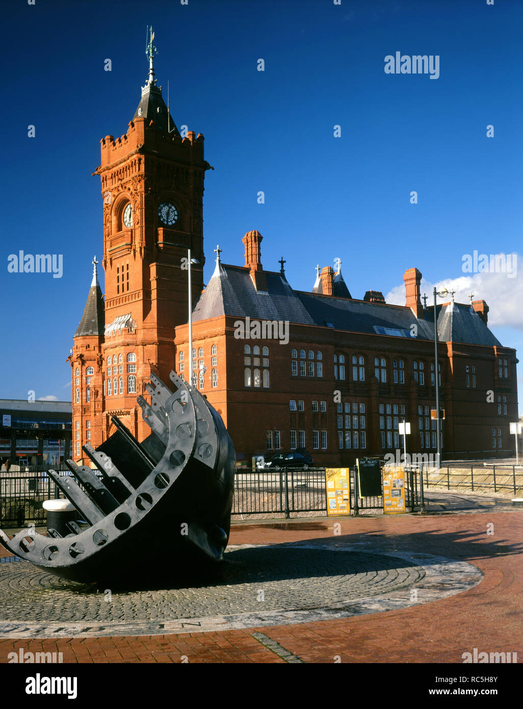 Bâtiment victorien Pierhead du marin marchand et War Memorial, la baie de Cardiff, Cardiff, Pays de Galles du Sud. Banque D'Images