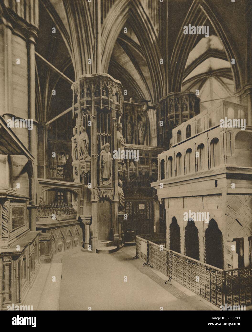 'Le Sanctuaire de Édouard le Confesseur derrière le maître-autel', c1935. Organisateur : Roi. Banque D'Images