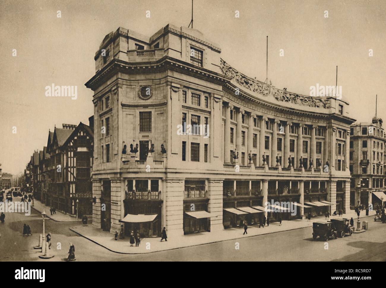 'East India House, à la liberté individuelle de la façade sur le nouveau Régent Street', c1935. Organisateur : Lemere. Banque D'Images