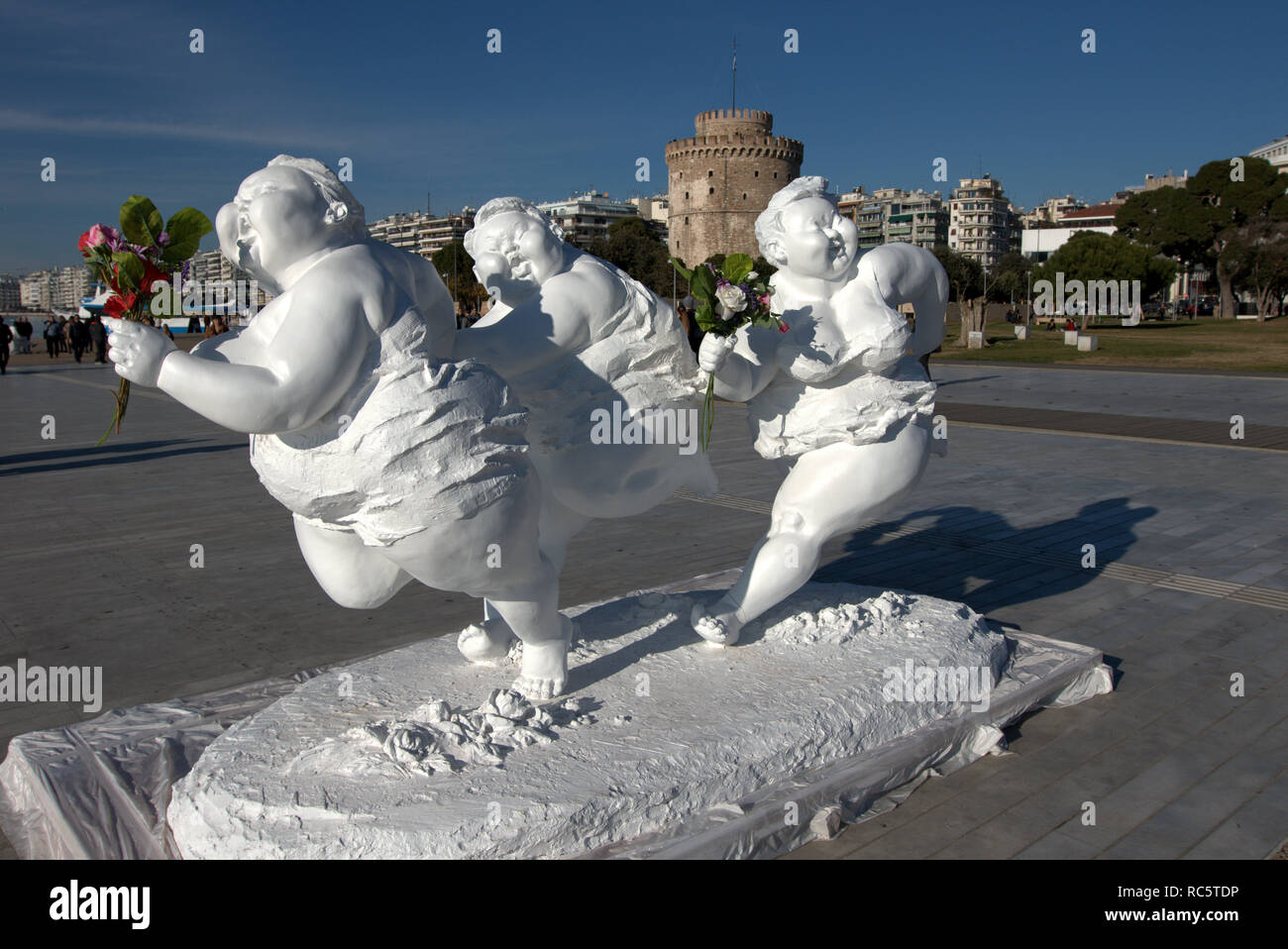Statue de l'artiste chinois Xu Xongfei ont présenté à Thessalonique, en Grèce, entre le 17 décembre et le 24 décembre 2018. Banque D'Images