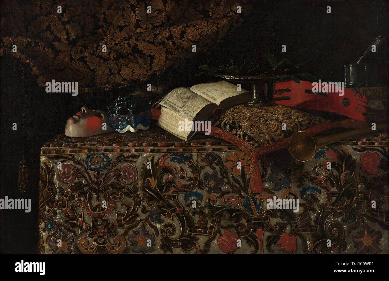 La vie toujours avec des masques, des livres et des instruments de musique. Musée : le Musée Boijmans Van Beuningen, Rotterdam. Auteur : Recco, Giuseppe. Banque D'Images