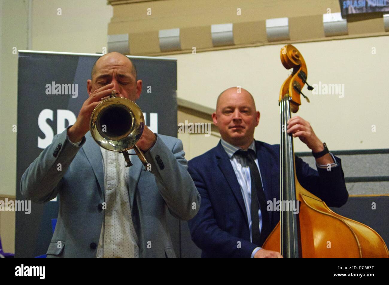 Chris Coull et Dan Sheppard, Festival de Jazz, Eastbourne, East Sussex hôtel de feuilles, 30 Sep 2018. Créateur : Brian O'Connor. Banque D'Images