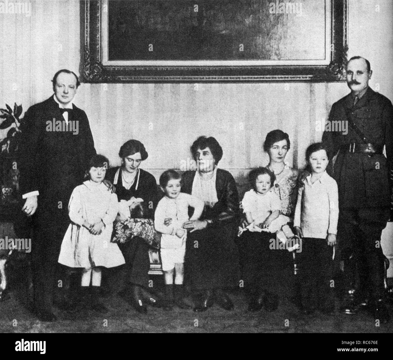 La famille de Winston Churchill, hiver 1914 groupe Banque D'Images