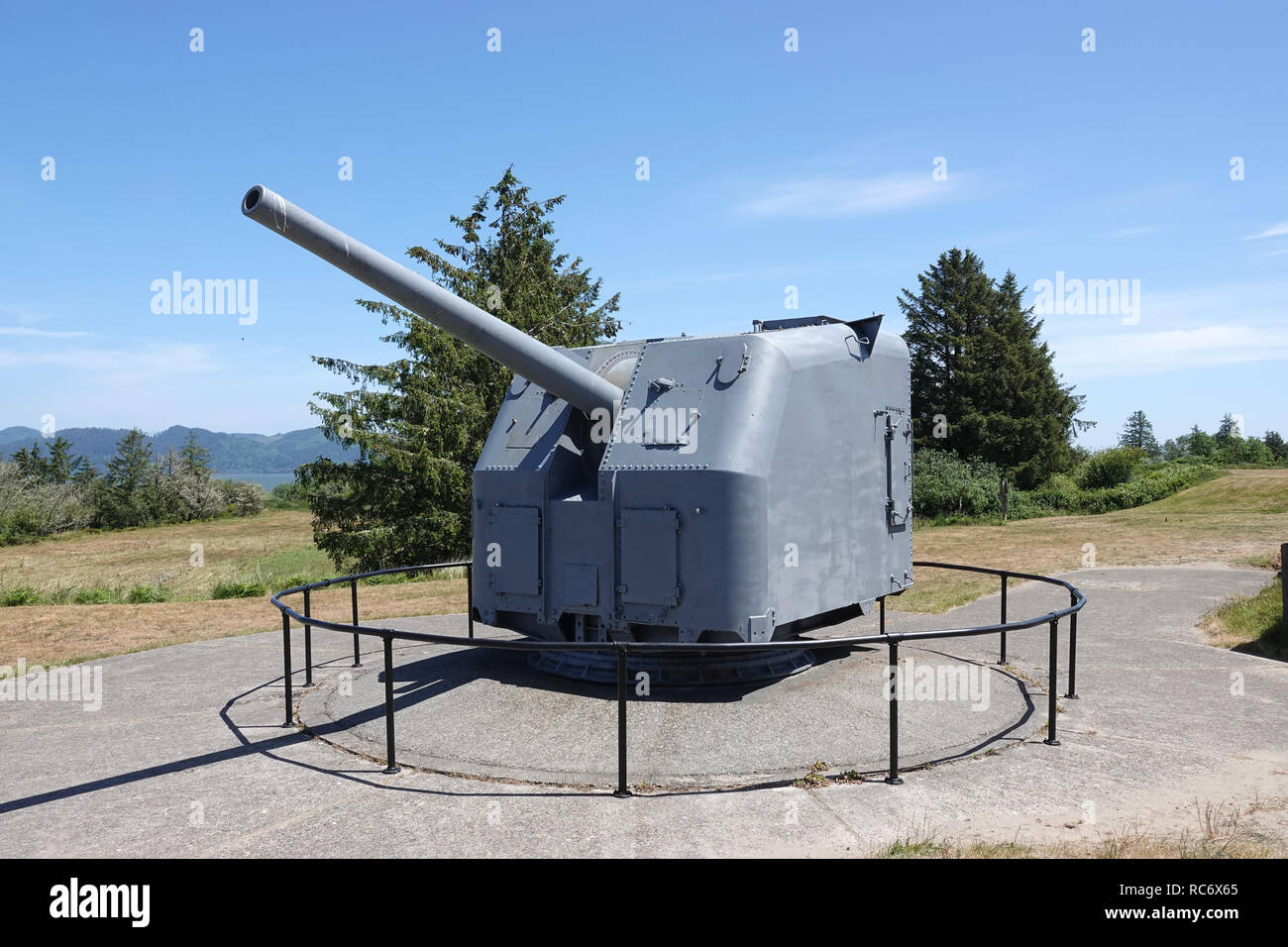 Naval Gun 5' au niveau de la batterie 245 à Fort Stevens State Park, Oregon, USA Banque D'Images