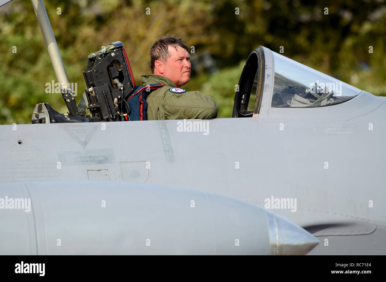 Pilote de l'USAF Richard Hess dans le cockpit du vol historique de l'Armée de l'air norvégienne Canadair CT-133 Silver Star, version du T-33 Shooting Star Banque D'Images