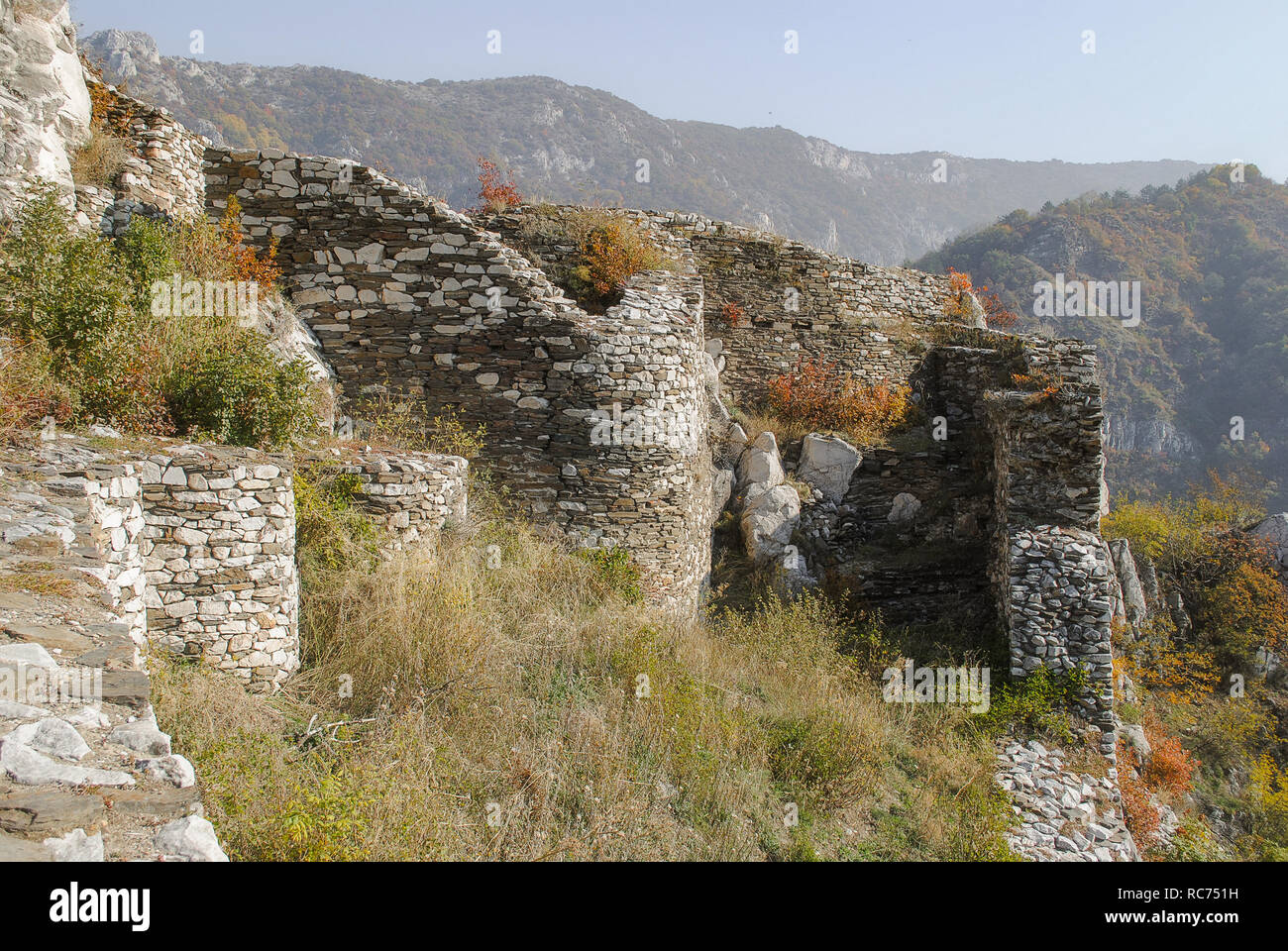 La forteresse de Asen à Asenovgrad Bulgarie, ville Banque D'Images