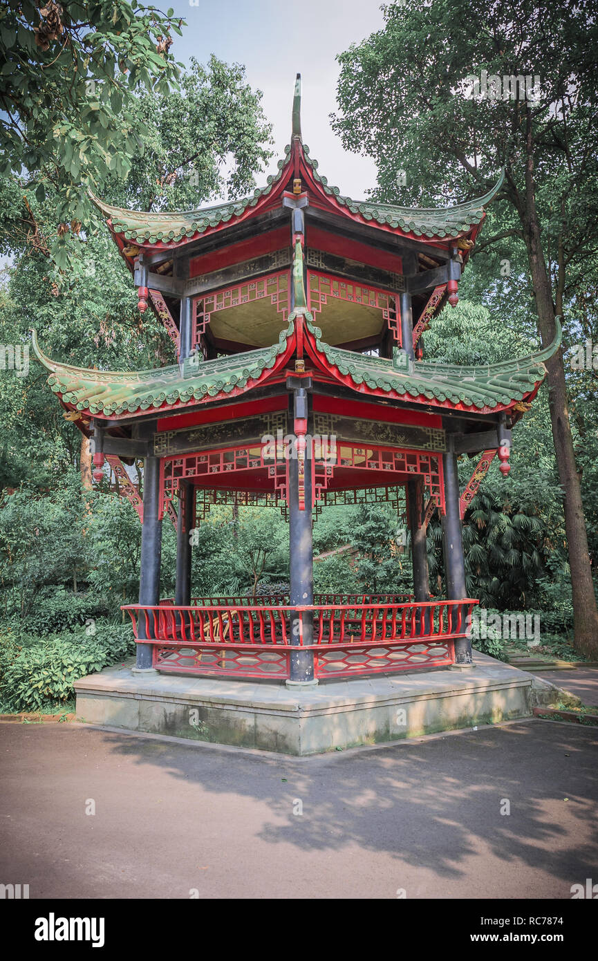 Pavillon chinois dans un parc, Chengdu, Chine Banque D'Images