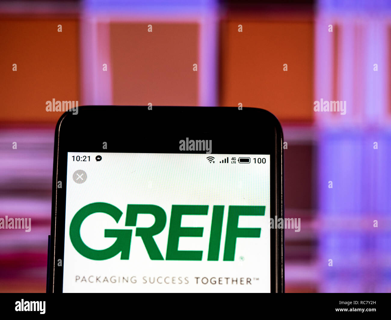 Greif, Inc. Le logo de la société vu affichée sur téléphone intelligent. Banque D'Images