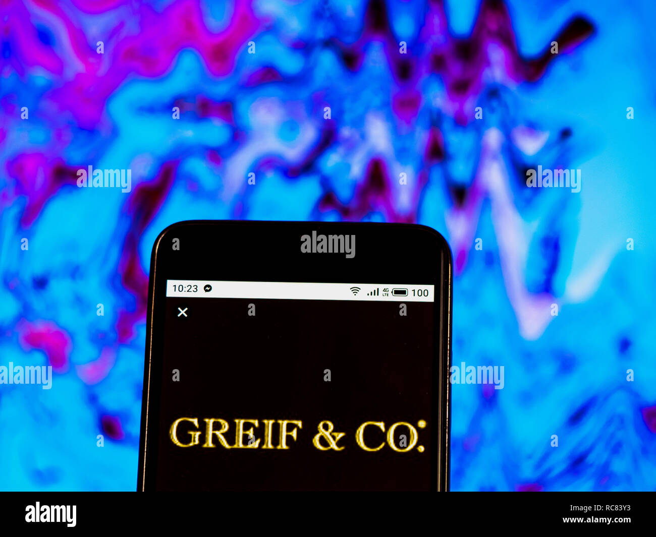 Greif, Inc. Le logo de la société vu affichée sur téléphone intelligent. Banque D'Images