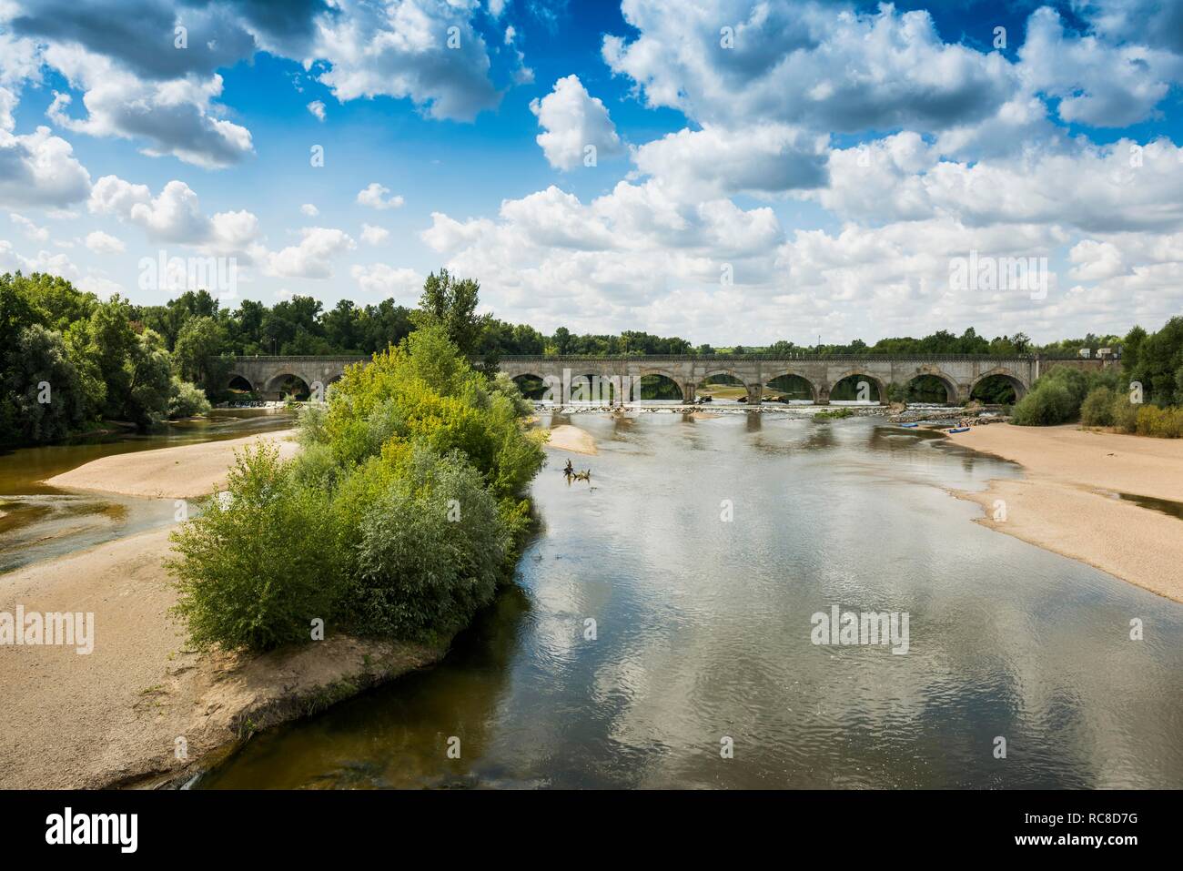 Pont-canal sur l'Allier, le Pont canal du Guétin, canal de la Loire, près de Nevers, Loire, Nièvre, Centre, France Banque D'Images
