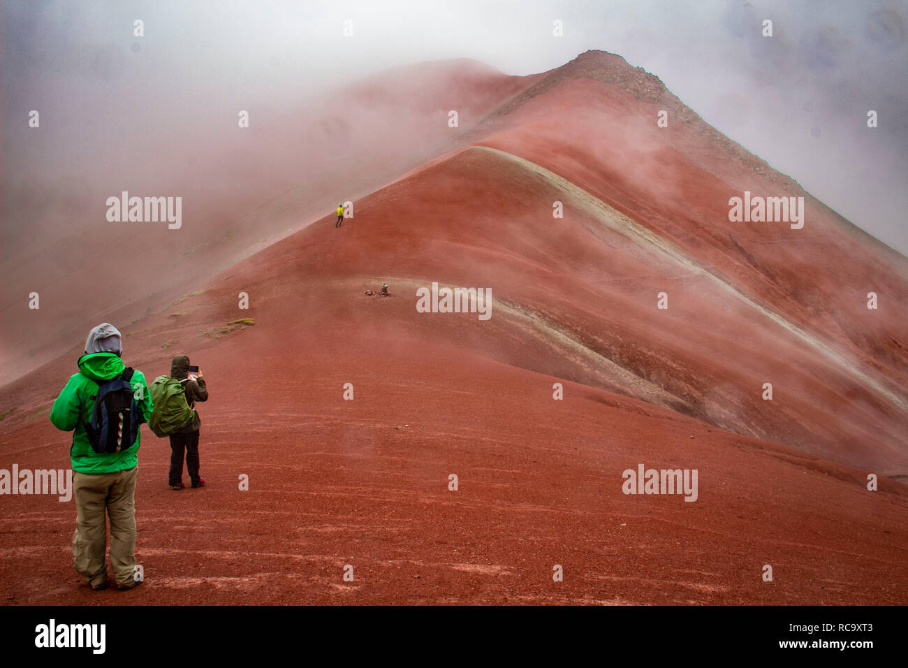 Trekking dans la merveilleuse vallée Rouge, Cusco, Pérou Banque D'Images