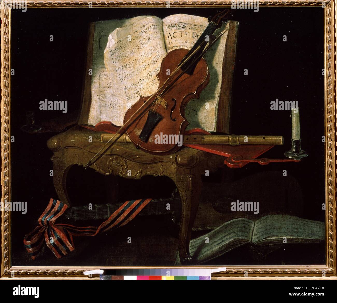 Nature morte avec un violon. Musée : M. Kroshitsky Art Museum, Sébastopol. Auteur : Ouvrié Pierre, Justen. Banque D'Images