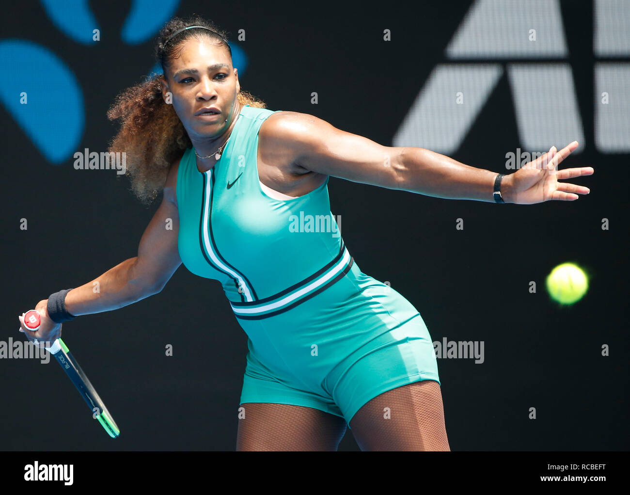 Melbourne Park, Melbourne, Australie. 15 Jan, 2019. Open de tennis d'Australie, jour 2 ; de Serena Williams USA renvoie la balle contre Tatjana Maria d'Allemagne : Action Crédit Plus Sport/Alamy Live News Banque D'Images