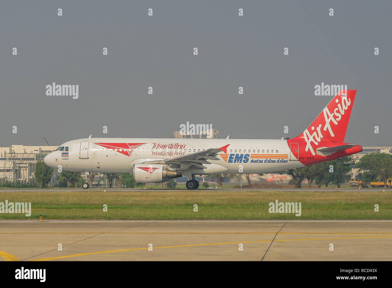 Un Avion Air Asia Affrété Par Le Bureau De Poste De Thaïlande. Banque D'Images