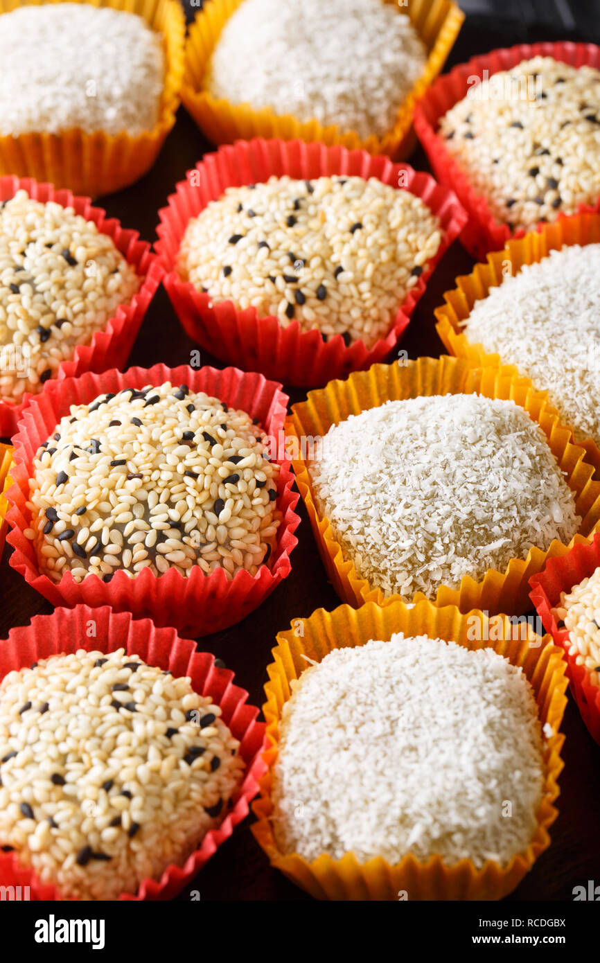 Arrière-plan vertical de riz mochi japonais traditionnel dessert mélange libre Banque D'Images