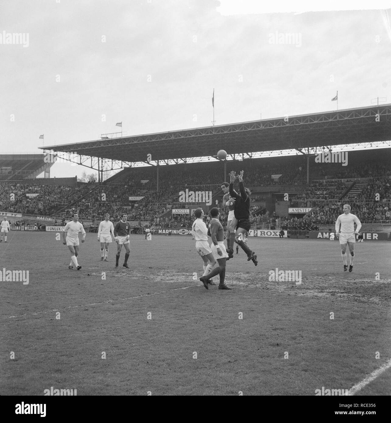 Ajax 2-1 Benfica tegen, spelmoment Bestanddeelnr, 917-7456. Banque D'Images