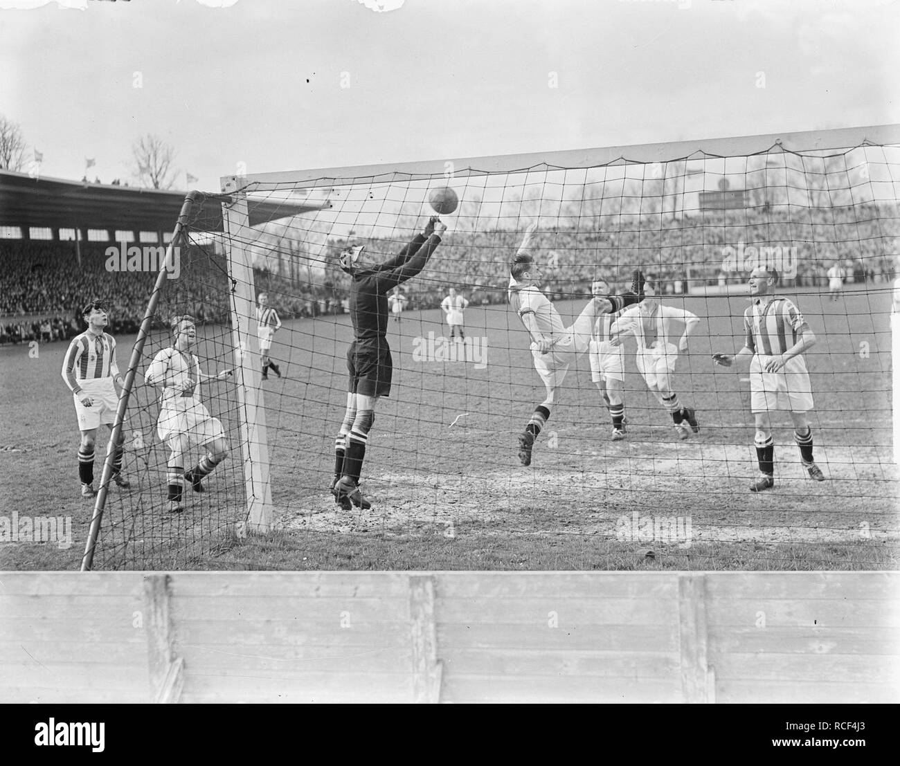 Ajax tegen Heerenveen 2-1, spelmoment Bestanddeelnr, 903-8995. Banque D'Images