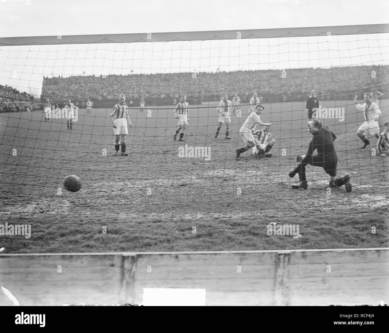 Ajax tegen Heerenveen 2-1, tweede doelpunt Bestanddeelnr, 903-8993. Banque D'Images