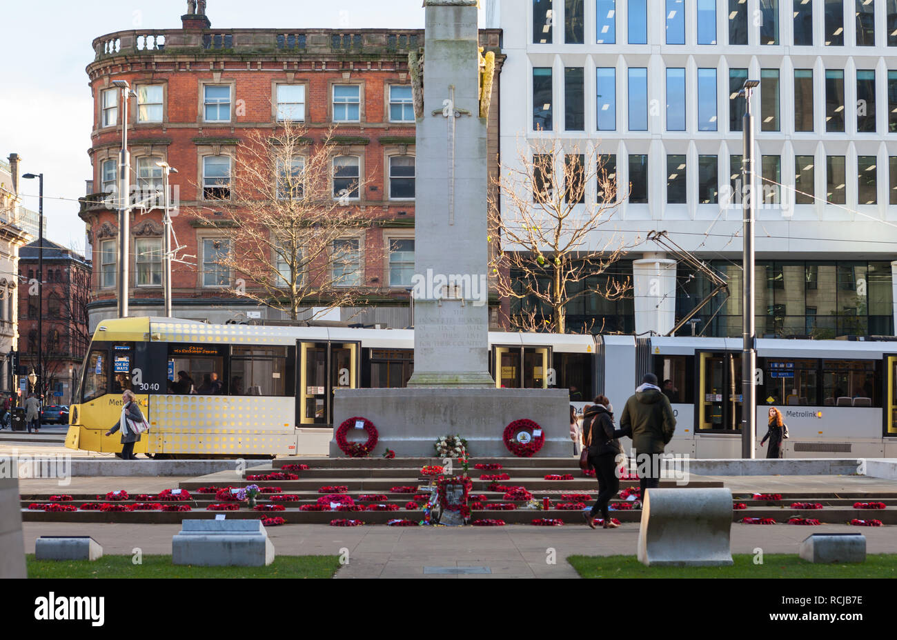 Le cénotaphe au coeur de St Peter's Square, Manchester. Banque D'Images