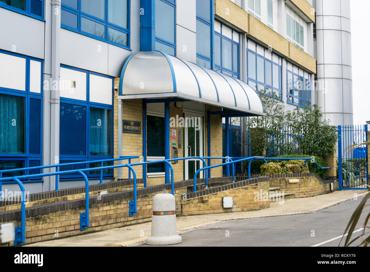 Les résidents de Northpoint, à Bromley, doivent faire face à des coûts élevés pour l'enlèvement du revêtement ACM (matériau composite d'aluminium) comme contribué à l'incendie de la tour Grenfell. Banque D'Images