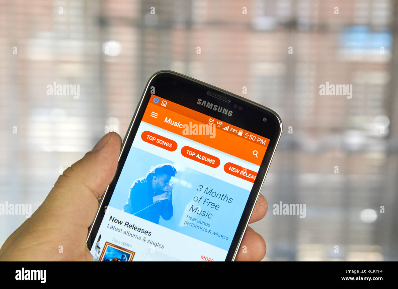 Montréal, Canada - le 5 avril 2016 : Google Play Music sur téléphone Android. Google Play Music est un service de streaming de musique en ligne et l'exploitation de musique Banque D'Images