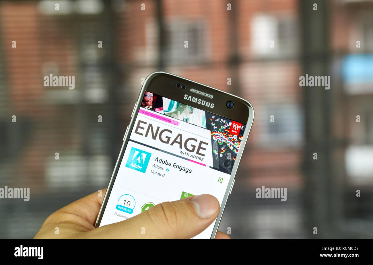 Montréal, Canada - 15 juillet : application Adobe sur Samsung S7 écran. Adobe s'engager est le programme Partenaire Adobe magazine. Banque D'Images