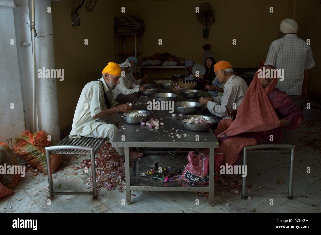 2018 L'Inde New Delhi Gurudwara Bangla Sahib, le plus grand temple sikh de Delhi. Banque D'Images