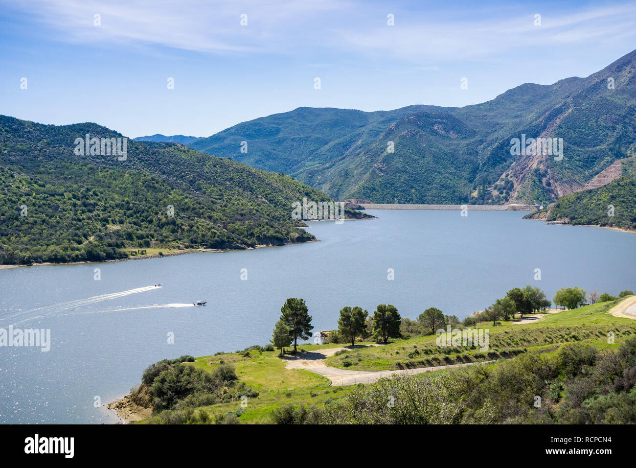 Paysage du lac Pyramid vu de vista del Lago aire de repos sur J5, Los Angeles County, Californie Banque D'Images