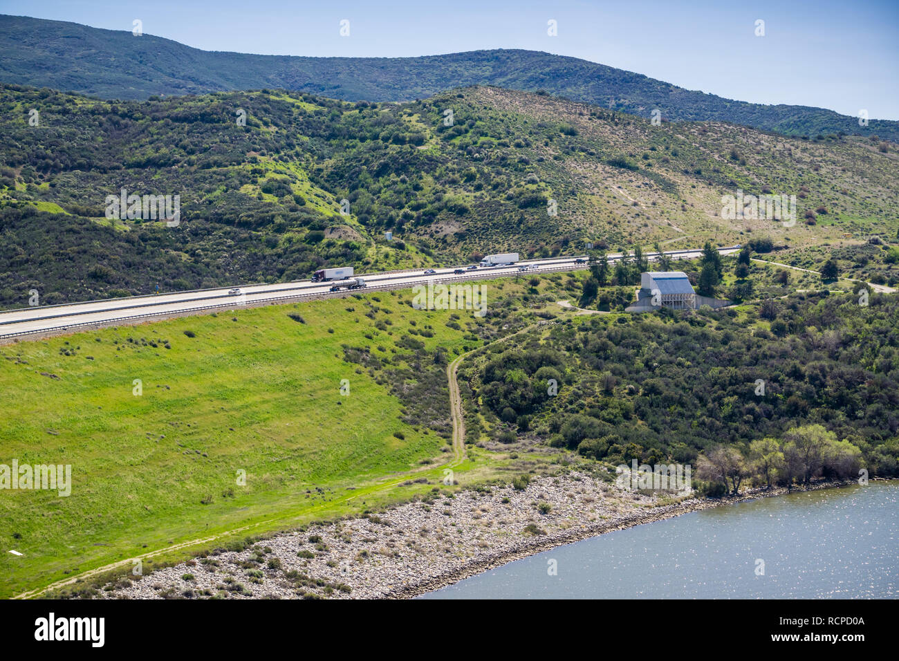 L'Interstate 5 vu de vista del Lago aire de repos, le comté de Los Angeles, Californie Banque D'Images