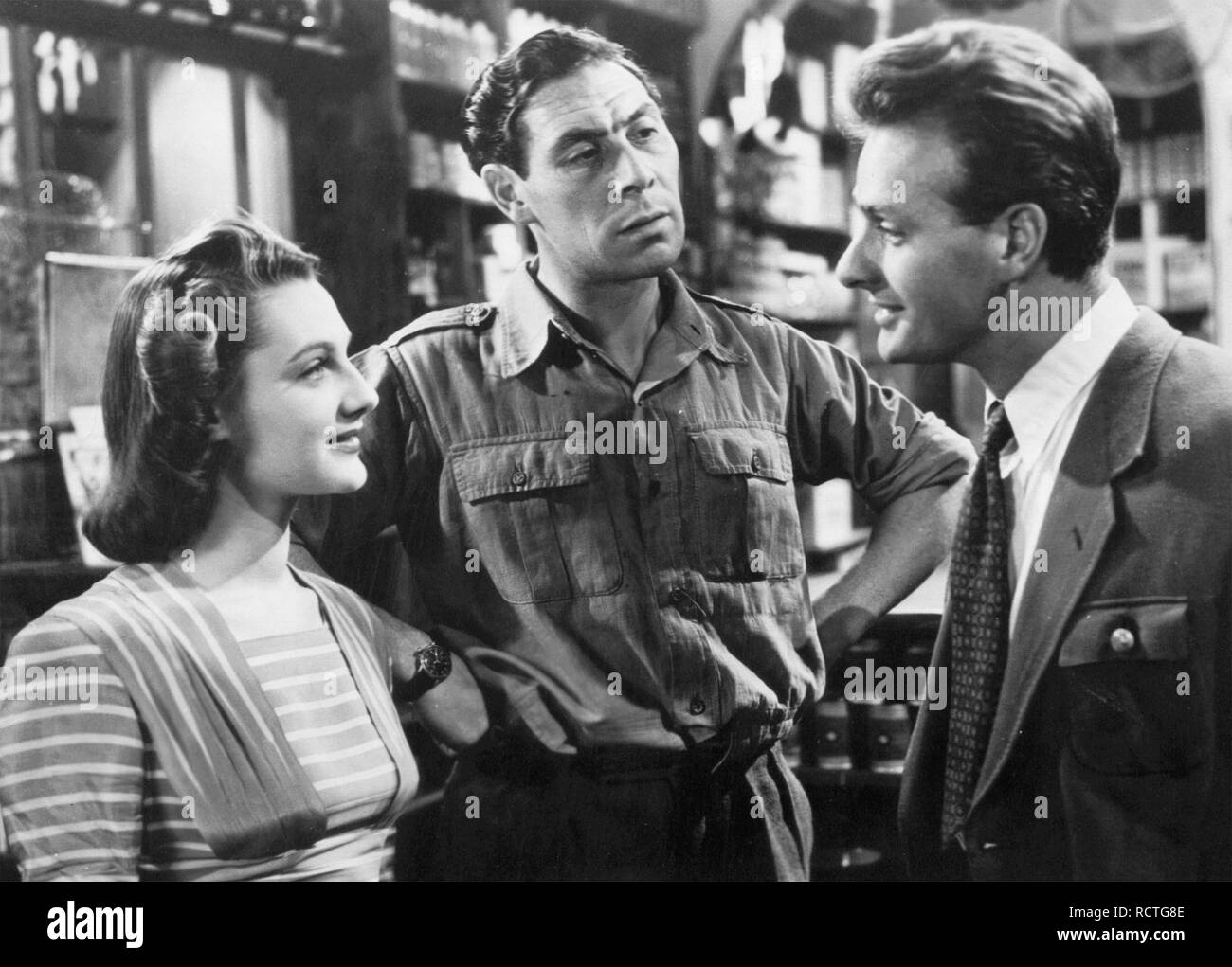 Passeport pour PIMLICO 1949 Ealing Studios film avec de gauche à droite : Barbara Murray, John Slater, Paul Dupuis Banque D'Images