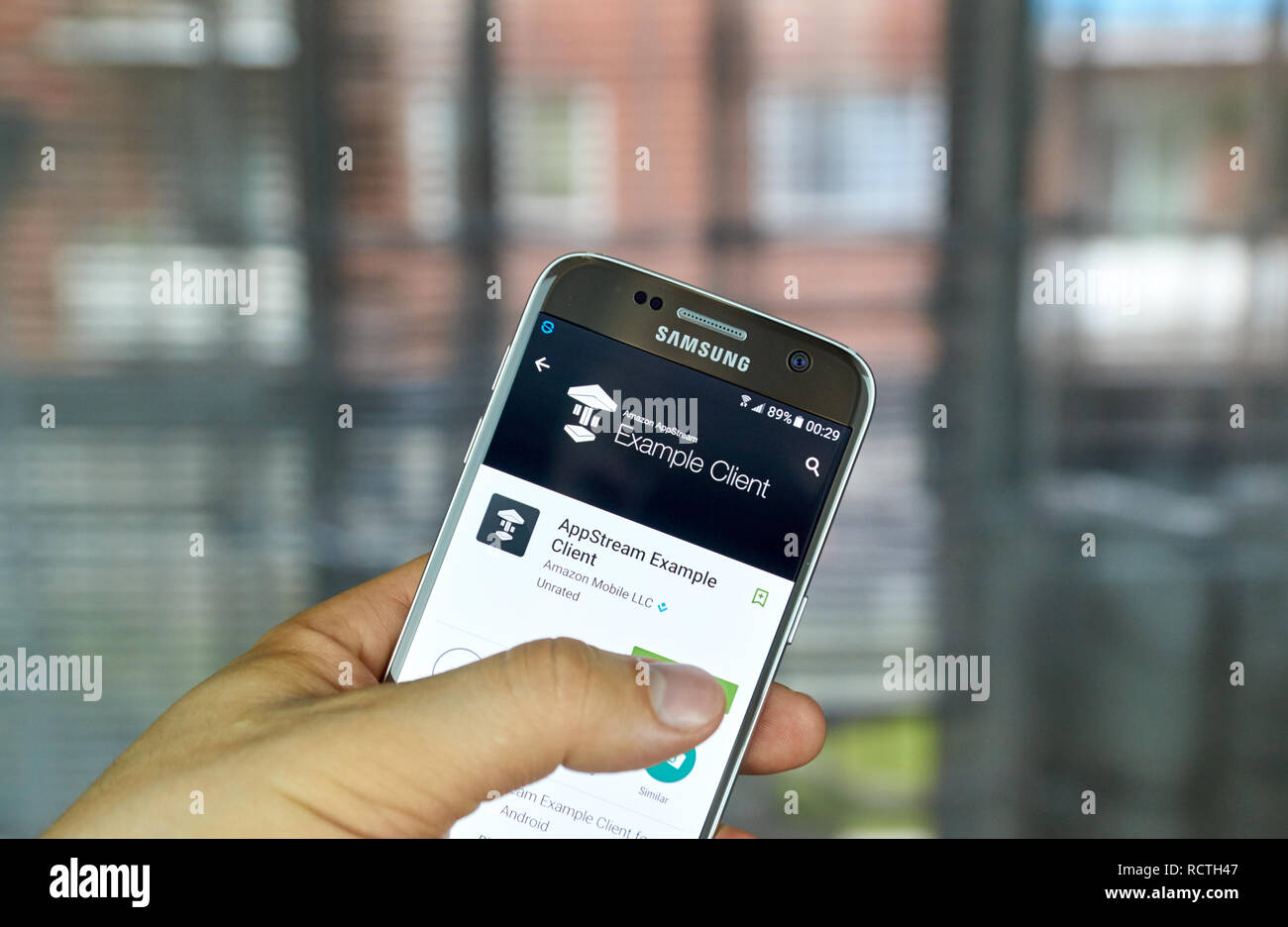 Montréal, Canada - 8 août 2016 - Amazon AppStream mobile app sur l'écran du Samsung S7 dans la main. Il s'agit d'un service à faible latence qui permet à str Banque D'Images