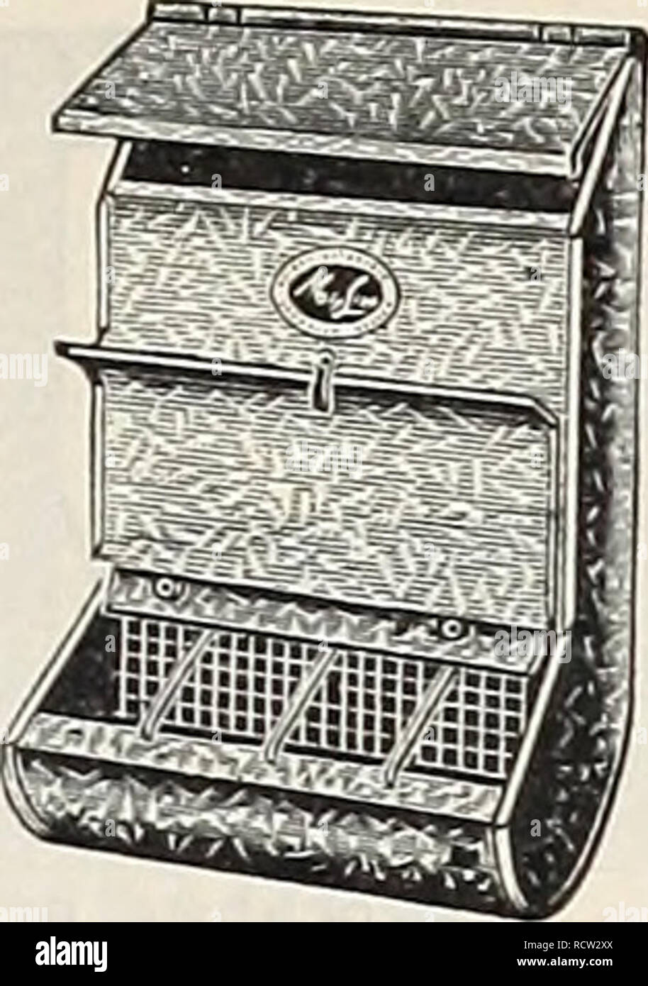 . 75e anniversaire du jubilé de diamant. Matériel et fournitures de jardinage ; instruments agricoles Catalogues Catalogues ; catalogues ; graines bulbes (plantes) ; Catalogues Catalogues Catalogues Légumes, Fleurs. MOE'S DIXIE CHICK FEEDERS 20c  30c No 460, 18 in. Long- no 462, 30 in. Long- Moe's Swing Top Chick Feeders No 458, 12 In. Long- no 459, 24 in. Long.. No 463, 3 ft. Long n° 464, 4 ft. .Longue .25c -45c .  .60c 80c des mangeoires babeurre étain des mangeoires en fer-blanc. Haut de glissement. Facile à nettoyer. Pas de coutures, rivets ou à souder. Propres, hygiéniques mangeoires. No 137-10 in. 10 trous. Paniers-24 à l'autre. L'évaluation environnementale. 20c Banque D'Images