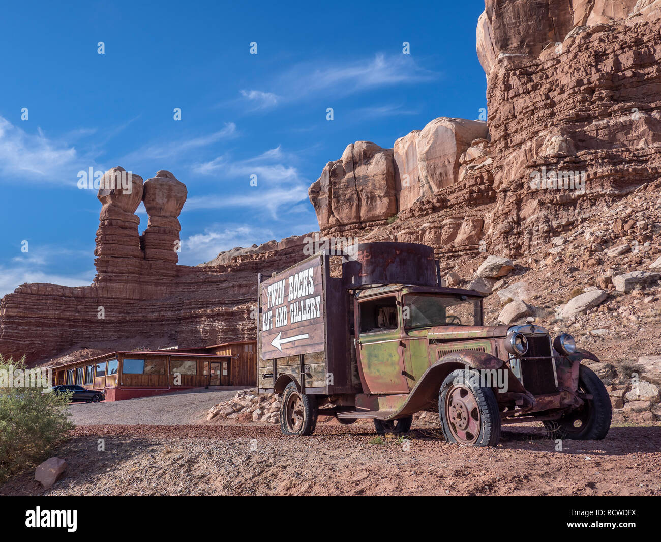 Vieux camion Chevrolet, Twin Rocks Trading Post, Bluff, Utah. Banque D'Images