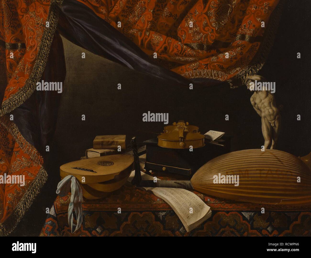 Nature morte avec instruments de musique, livres et sculptures. Musée : le Musée Boijmans Van Beuningen, Rotterdam. Auteur : Evaristo Baschenis. Banque D'Images