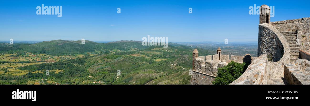 Chateau Marvao Tour De Guet Et Vue Depuis Les Remparts Sur La Sierra Alentejo Portugal Europe Photo Stock Alamy