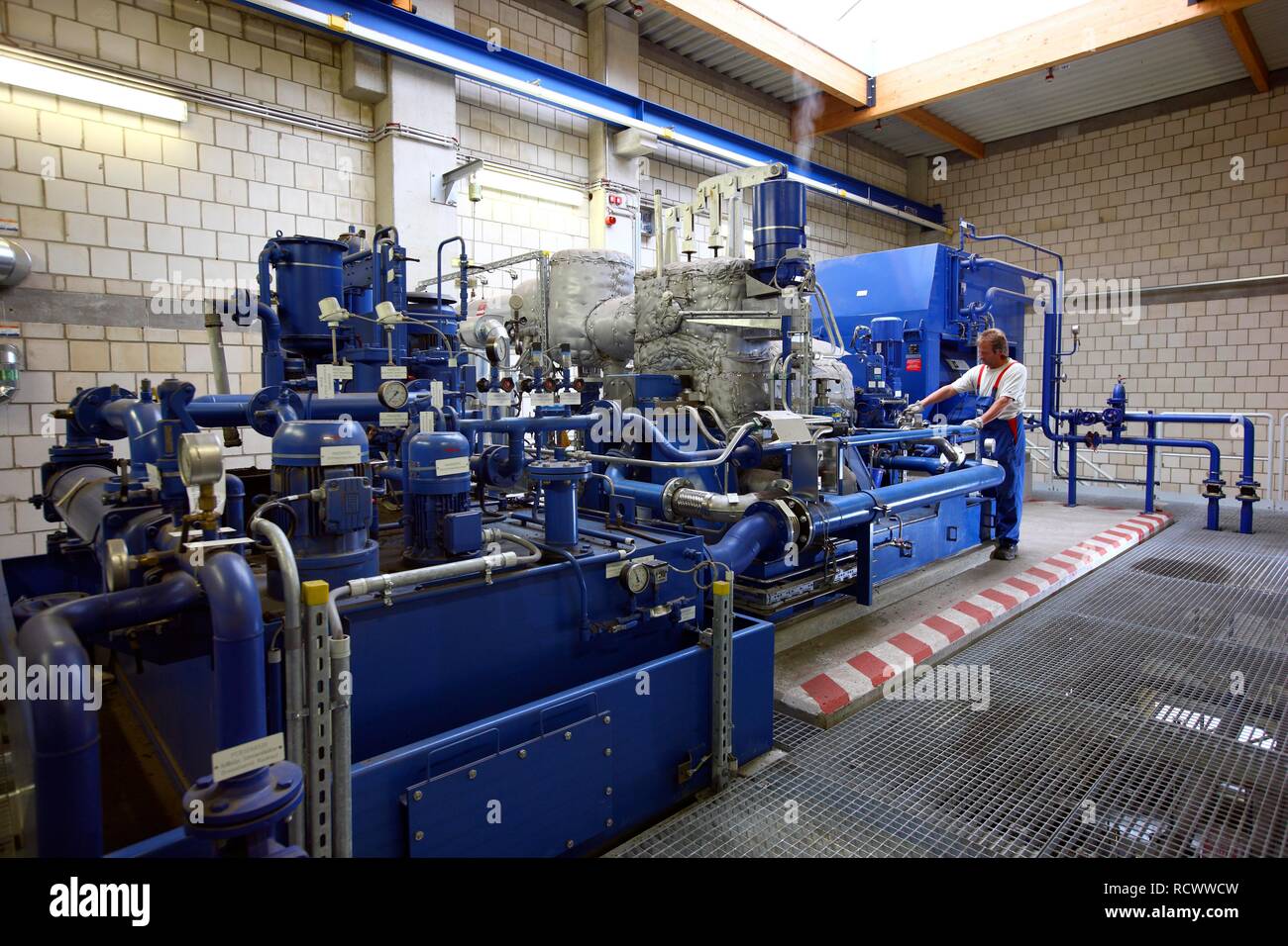 Maison de turbine, générateur d'une centrale de cogénération biomasse, production combinée de chaleur et d'électricité, exploité par Biokraftgesellschaft Moers Banque D'Images