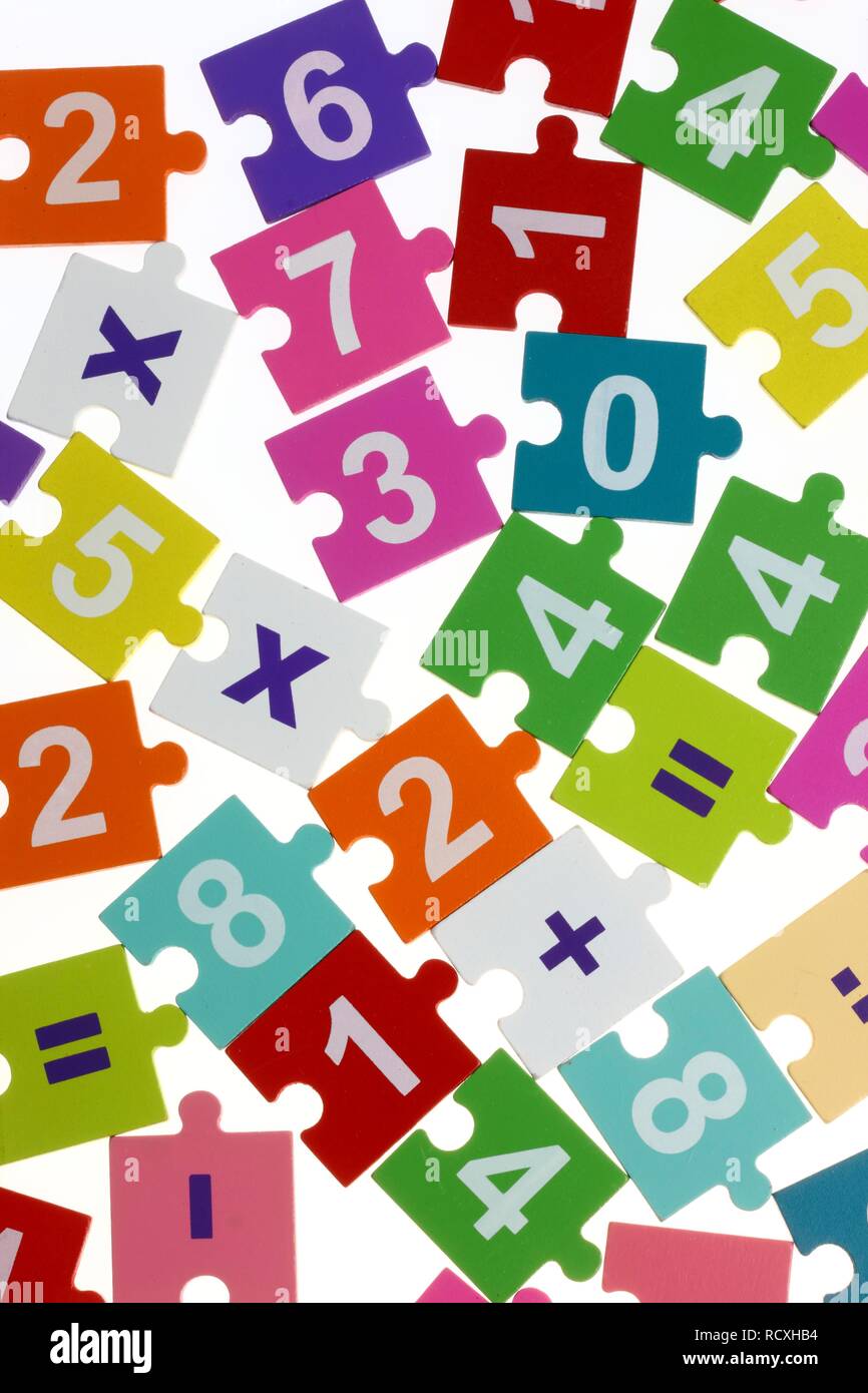 Puzzle avec des symboles mathématiques nombres Banque D'Images