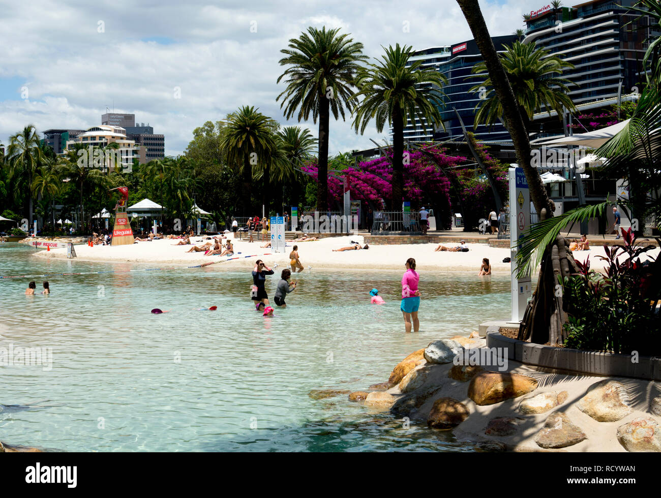Rue de la plage piscine de plein air, South Bank, Brisbane, Queensland, Australie Banque D'Images