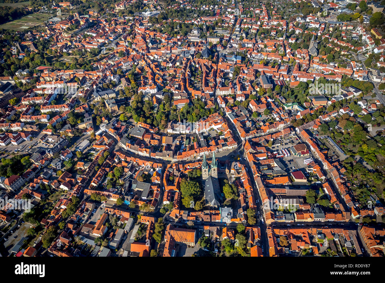 Photo aérienne, sommaire, Quedlinburg- Neustadt, Nikolai Church St., New Town church yard, Quedlinburg, Saxe-Anhalt, district de Harz, Allemagne, Europe, K Banque D'Images