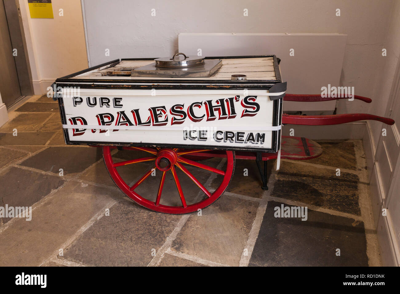 D. Paleschi crème glacée du panier au musée à Preston Park,,Eaglescliffe Stockton on Tees,Angleterre,UK Banque D'Images