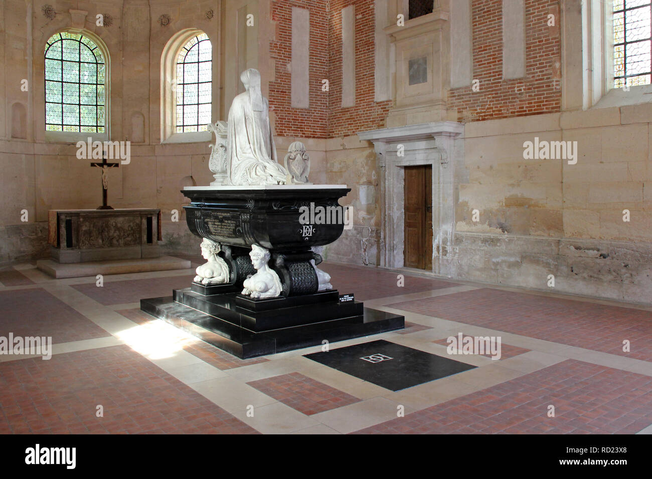 La tombe de Diane de Poitiers dans une chapelle funéraire à Anet (France). Banque D'Images