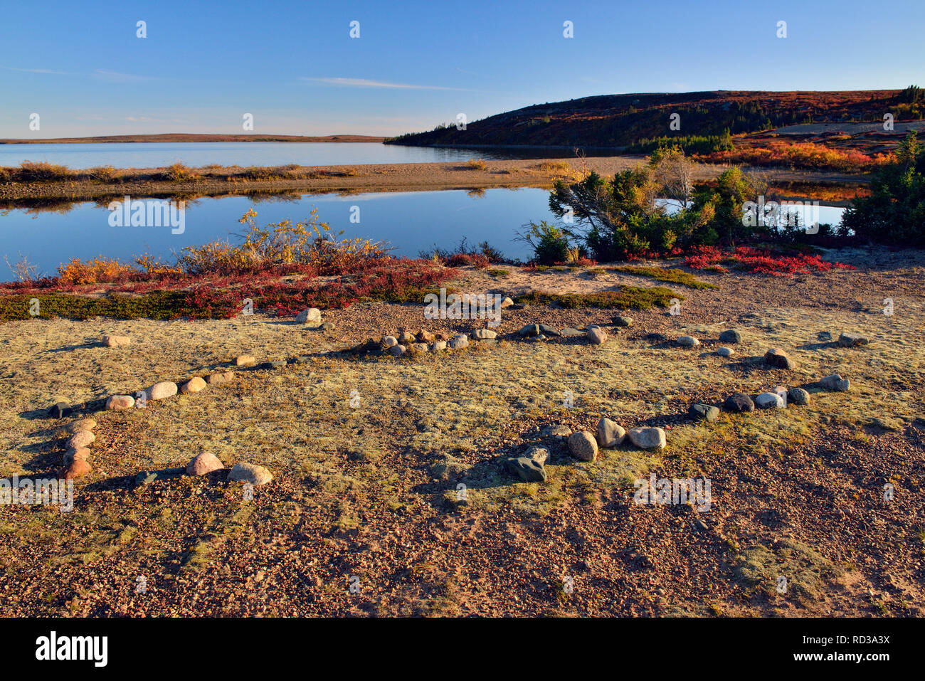 Les populations autochtones cercle de tente au lac Ennadai, Arctique Haven Lodge, Lake Ennadai, Nunavut, Canada Banque D'Images