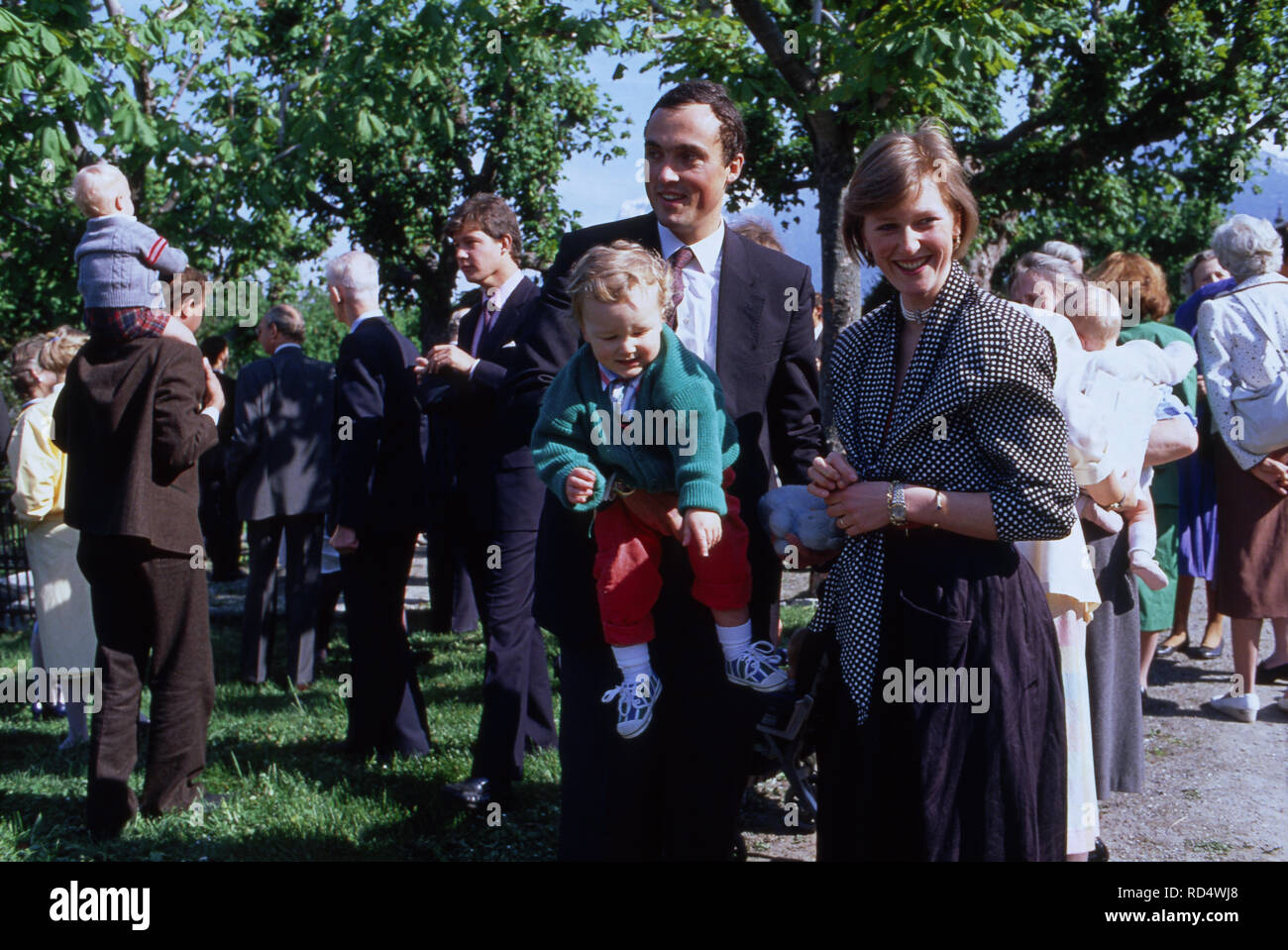 Astrid Prinzessin von Habsburg-Lothringen mit Ehemann von Habsburg-Lothringen, geb. von Belgien, mit den Kindern Joachim, Maria Laura und Luisa Maria à Bruxelles, 2000. La Princesse Astrid von Habsburg Lothringen, née de la Belgique avec son mari von Habsburg Lothringen et les enfants Joachim, Maria Laura et Luisa Maria à Bruxelles, 2000. Banque D'Images