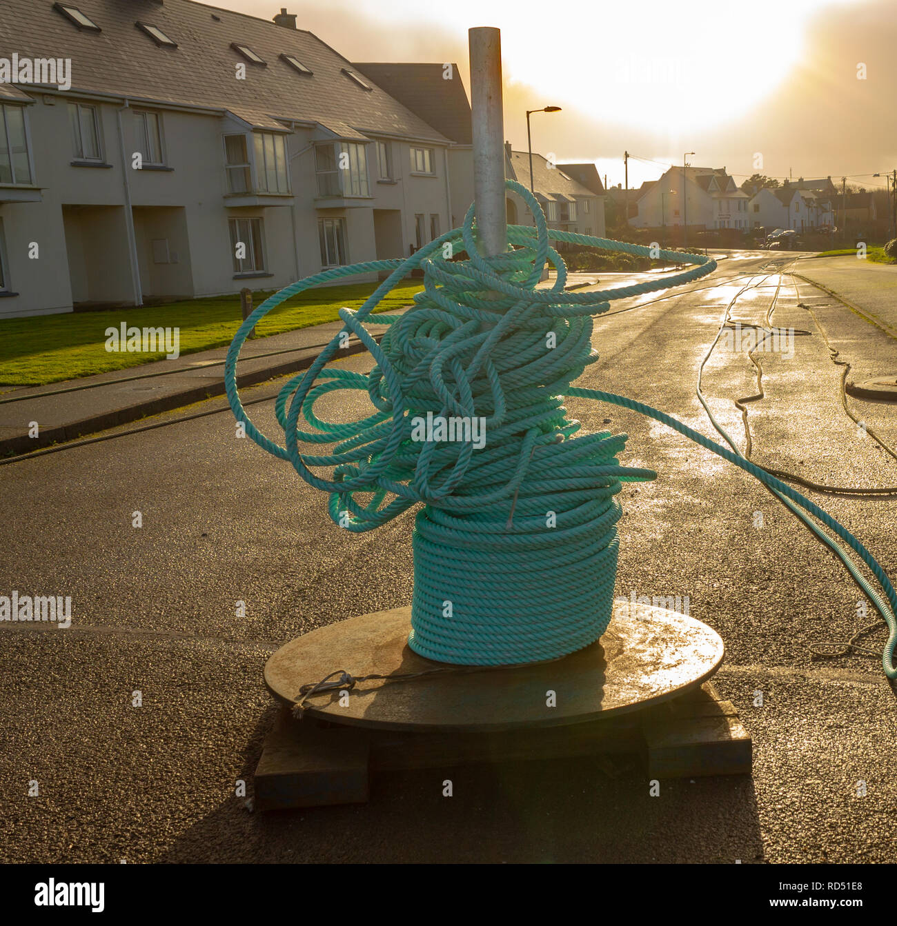 Enchevêtrement de corde en nylon vert sur une bobine Banque D'Images