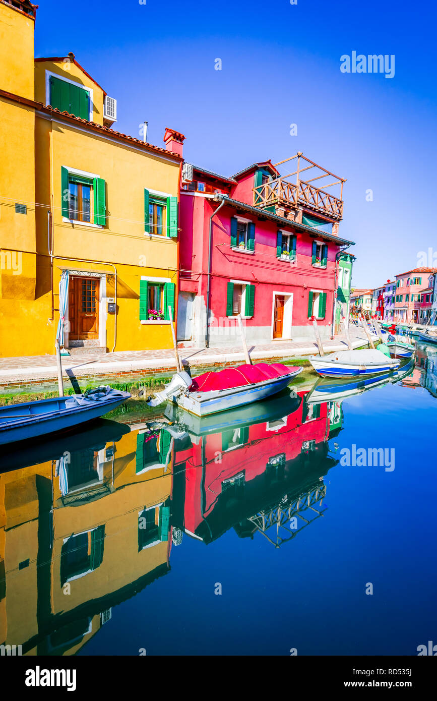 Burano, Venise. Image avec île colorée et de l'eau canal de belles Veneto en Italie. Banque D'Images