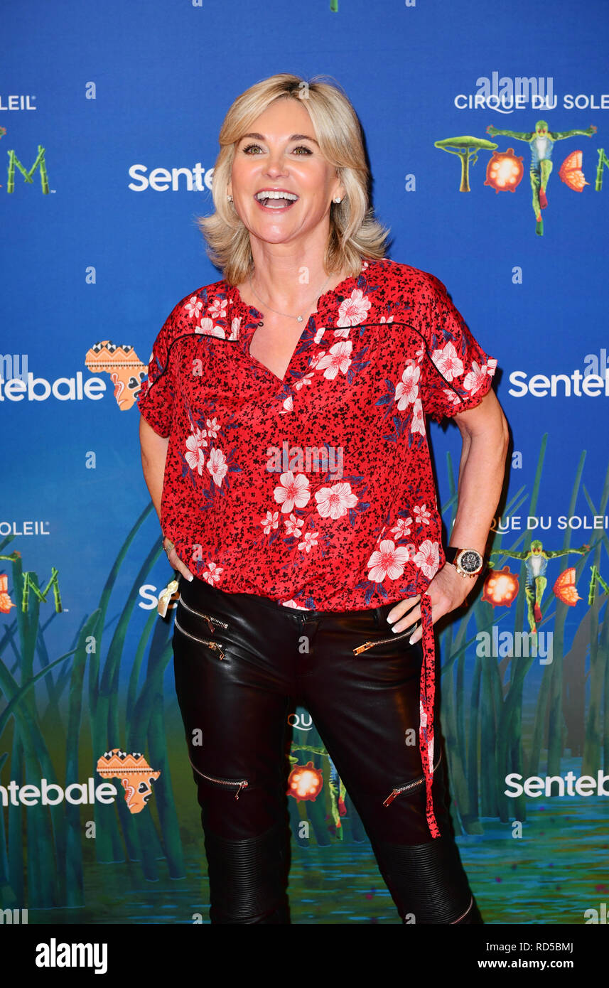 Anthea Turner assistant à la première de son totem du Cirque du Soleil