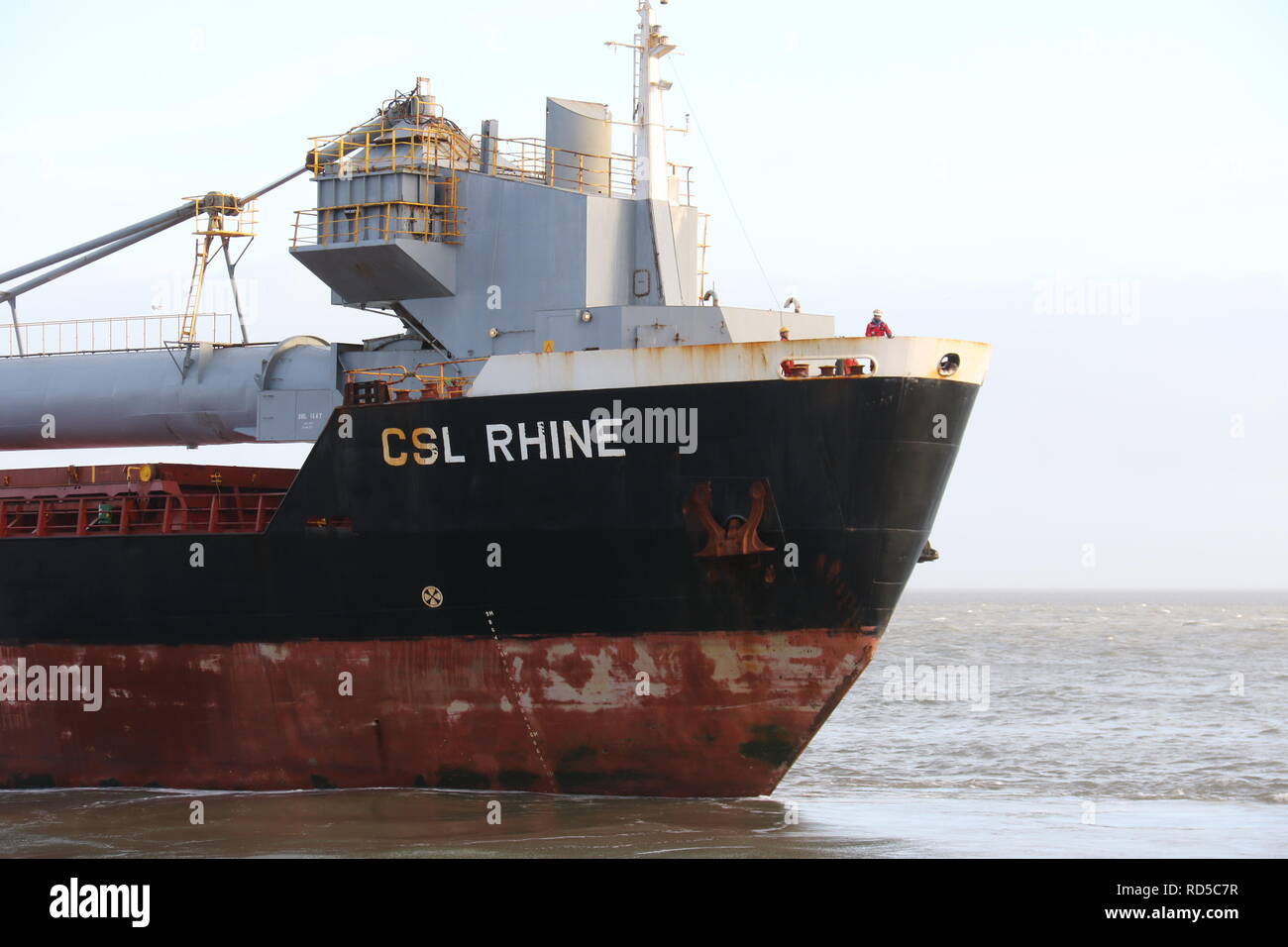 Le vraquier CSL Rhin quitte le port de Cuxhaven le 30 décembre 2018. Banque D'Images